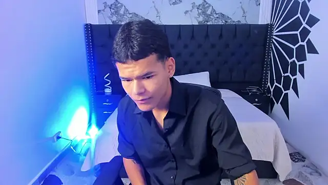 DylanRoyce  online show from 4, 3, 2026