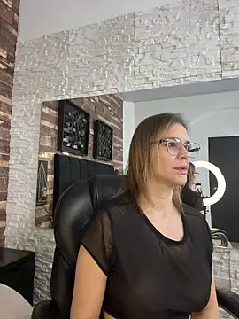 kendra leroy online show from 25, 3, 2026