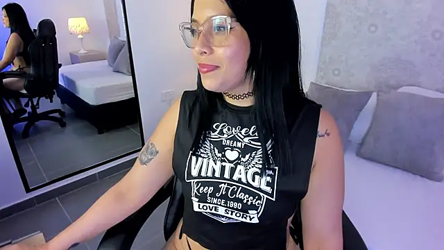 danielle williams  online show from 6, 3, 2026