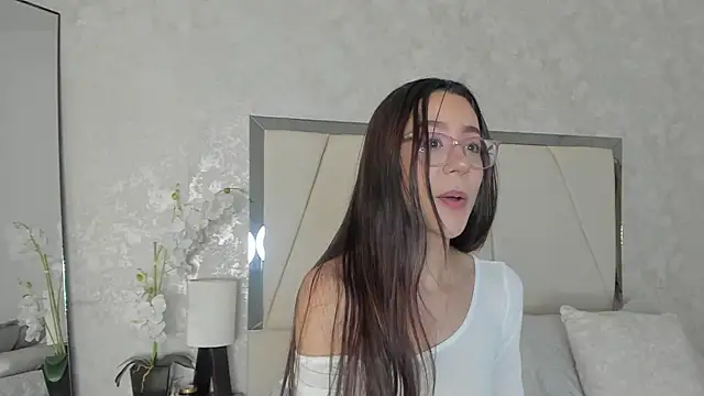 Snapshot of Arii_wilde chatting on 7, 6, 2026 Arii wilde online show from 7, 6, 2026