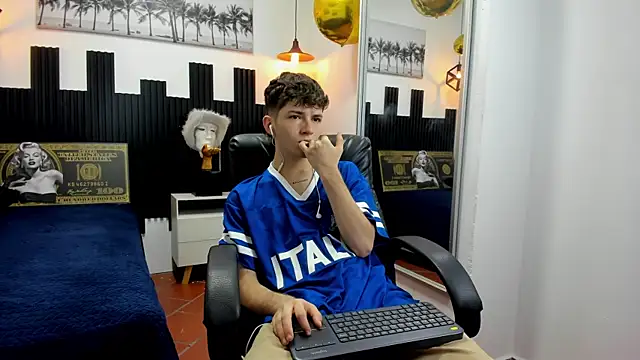 Snapshot of trevor_mob chatting on 17, 6, 2026 trevor mob online show from 17, 6, 2026