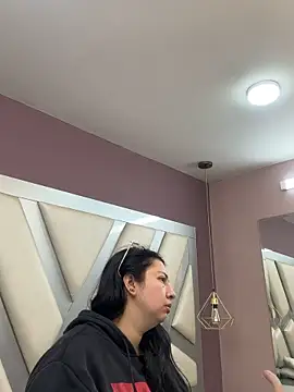 Ashleeyprincess01 online show from 16, 4, 2026