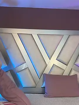 Ashleeyprincess01 online show from 15, 4, 2026