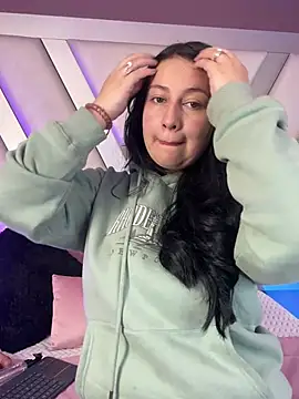 Ashleeyprincess01 online show from 18, 3, 2026