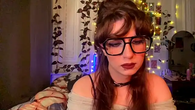 moonvampiq online show from 4, 3, 2026