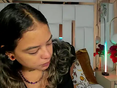 dulce lyraa1 online show from 13, 3, 2026