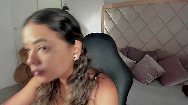 dulce lyraa1 online show from 13, 3, 2026