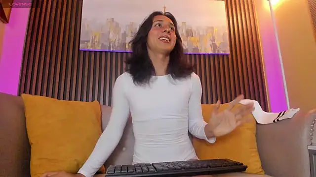 Snapshot of Elisasue chatting on 8, 6, 2026 Elisasue online show from 8, 6, 2026