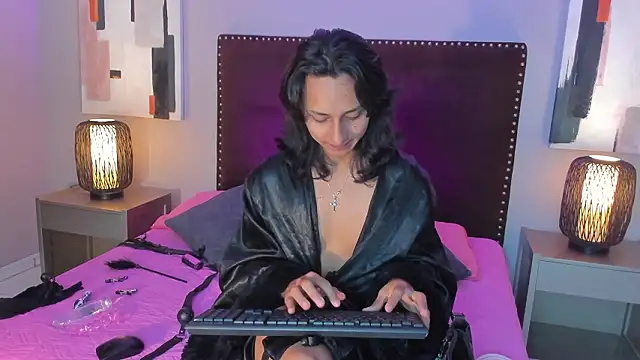 Elisasue online show from 2, 3, 2026