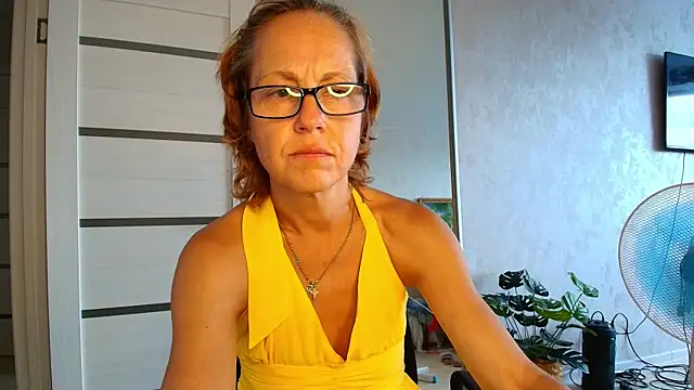 Snapshot of LioraWeiss chatting on 12, 7, 2026 LioraWeiss online show from 12, 7, 2026