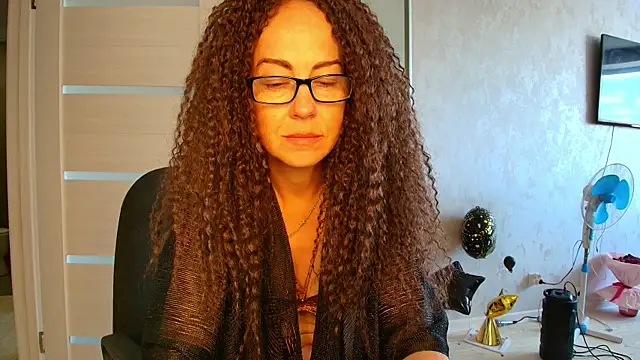 Snapshot of LioraWeiss chatting on 16, 6, 2026 LioraWeiss online show from 16, 6, 2026