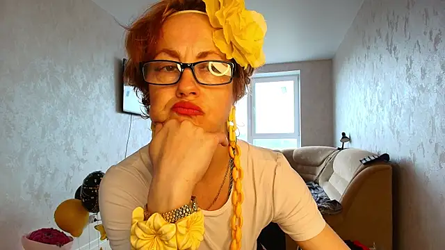 Snapshot of LioraWeiss chatting on 13, 5, 2026 LioraWeiss online show from 13, 5, 2026