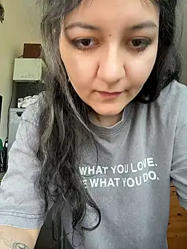 sweetllulus online show from 14, 4, 2026