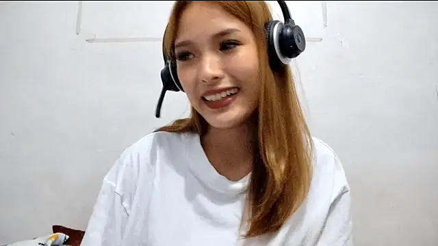 EllieCoconut001 online show from 19, 4, 2026