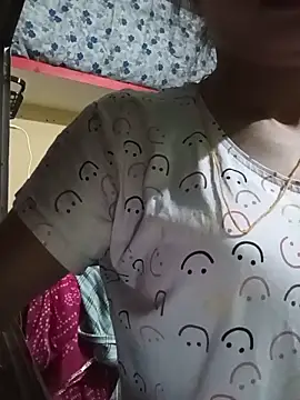 Snapshot of Rashmika_Mandana chatting on 19, 5, 2026 Rashmika Mandana online show from 19, 5, 2026