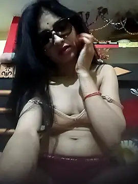 Snapshot of Rashmika_Mandana chatting on 5, 5, 2026 Rashmika Mandana online show from 5, 5, 2026