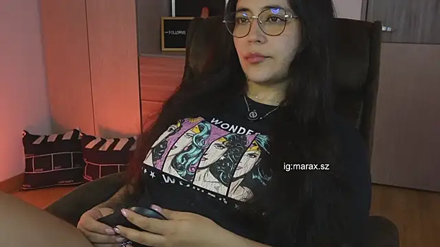 Snapshot of Mara_HugeAss chatting on 15, 6, 2026 Mara HugeAss online show from 15, 6, 2026