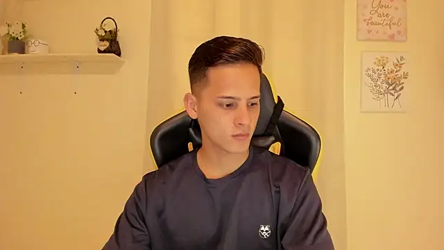 sexy andres01 online show from 26, 5, 2026
