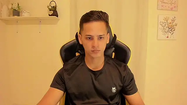 sexy andres01 online show from 18, 6, 2026