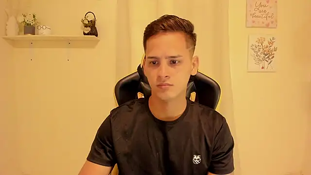 sexy andres01 online show from 3, 6, 2026