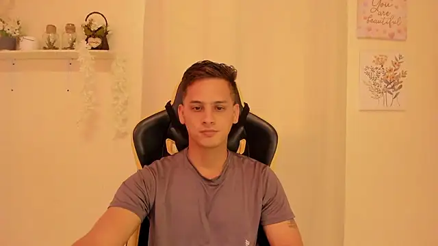 sexy andres01 online show from 30, 4, 2026