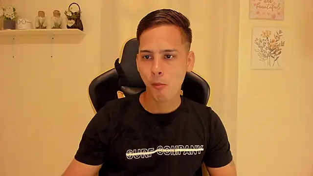 sexy andres01 online show from 14, 5, 2026