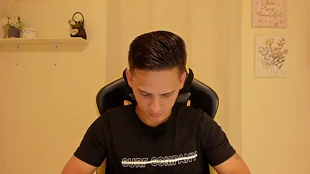 sexy andres01 online show from 24, 5, 2026