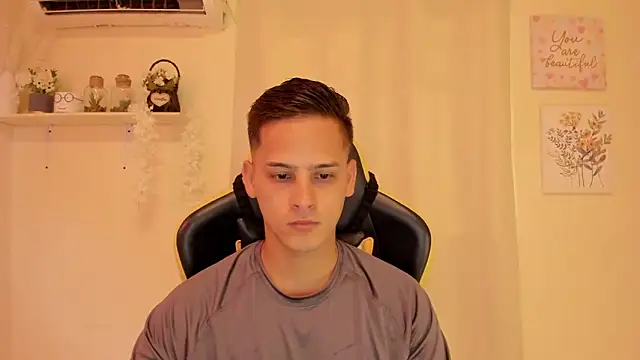 sexy andres01 online show from 10, 5, 2026