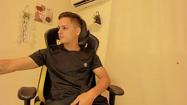 sexy andres01 online show from 3, 6, 2026