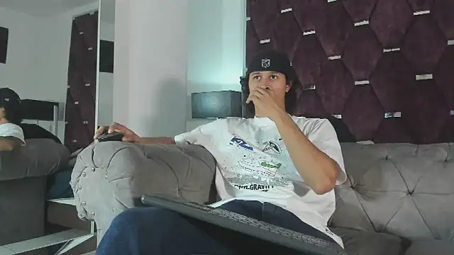 Snapshot of TonyBenedetti chatting on 6, 5, 2026 TonyBenedetti online show from 6, 5, 2026