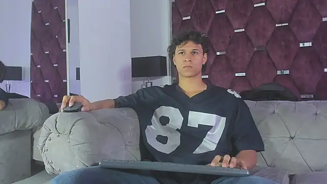 Snapshot of TonyBenedetti chatting on 11, 6, 2026 TonyBenedetti online show from 11, 6, 2026