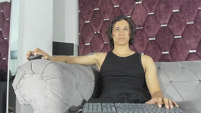 Snapshot of TonyBenedetti chatting on 27, 5, 2026 TonyBenedetti online show from 27, 5, 2026