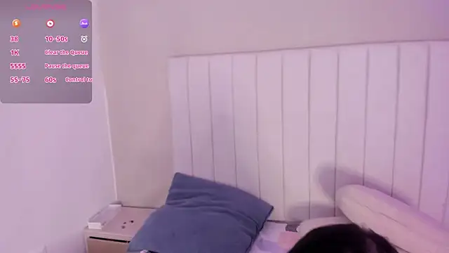 sophia walkett  online show from 7, 4, 2026