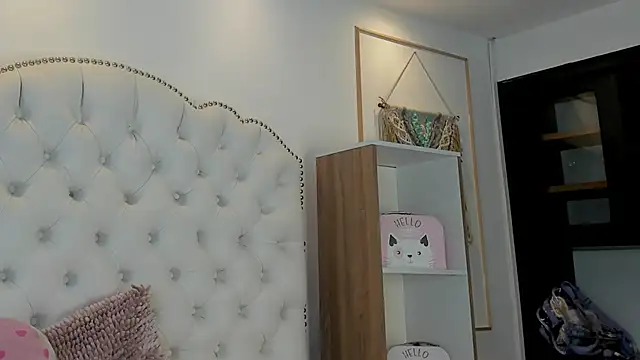 Sara funy online show from 4, 3, 2026