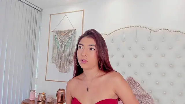 Sara funy online show from 13, 4, 2026