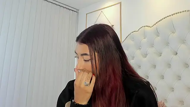 Sara funy online show from 8, 5, 2026