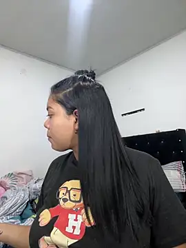 Snapshot of lunamont chatting on 4, 3, 2026 lunamont online show from 4, 3, 2026