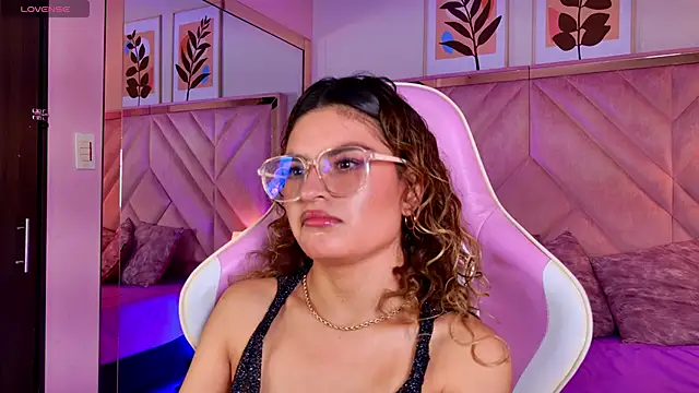 emilyjonesss  online show from 11, 4, 2026