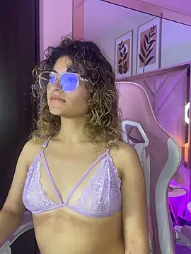 emilyjonesss  online show from 10, 4, 2026