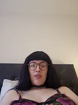 Mommynatrix online show from 30, 3, 2026