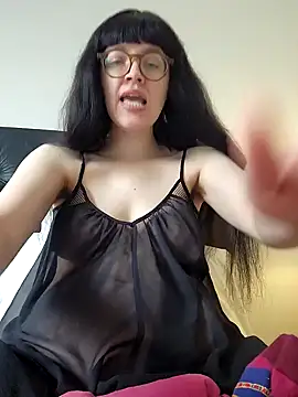 Mommynatrix online show from 2, 4, 2026