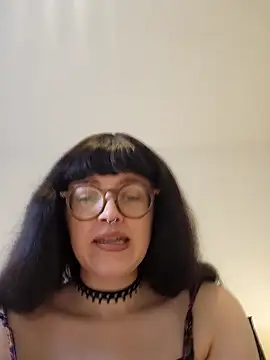 Mommynatrix online show from 6, 4, 2026