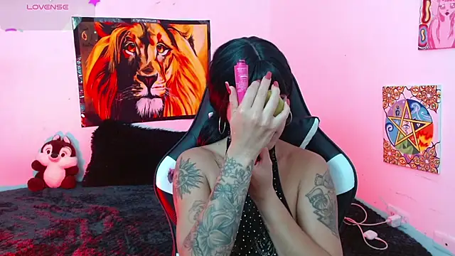 Divinejewel69 online show from 21, 6, 2026