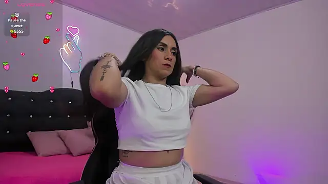 LINDSAY TAY online show from 8, 3, 2026