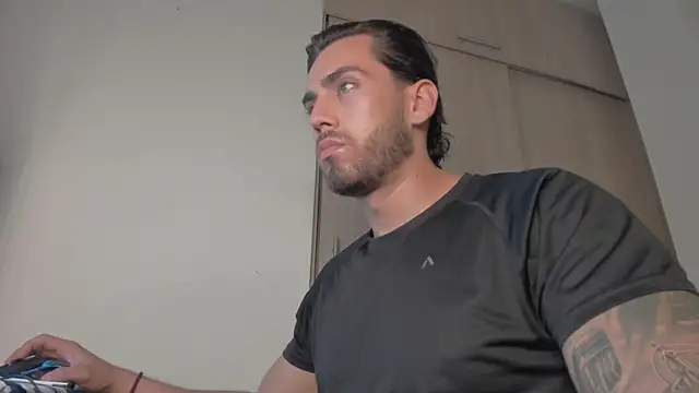 Axel  Blaze online show from 14, 4, 2026