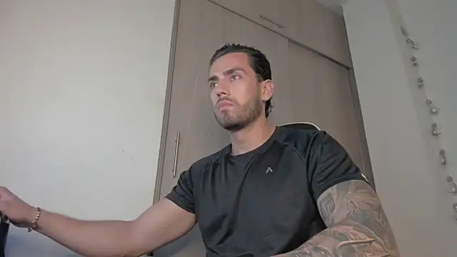 Axel  Blaze online show from 7, 4, 2026