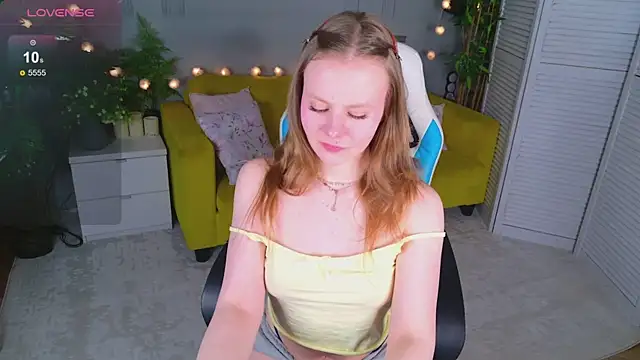 Sophie Peach  online show from 25, 5, 2026