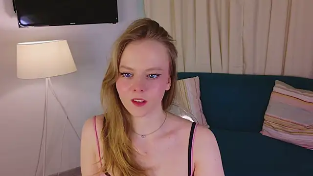 Sophie Peach  online show from 3, 3, 2026