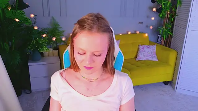 Sophie Peach  online show from 26, 5, 2026
