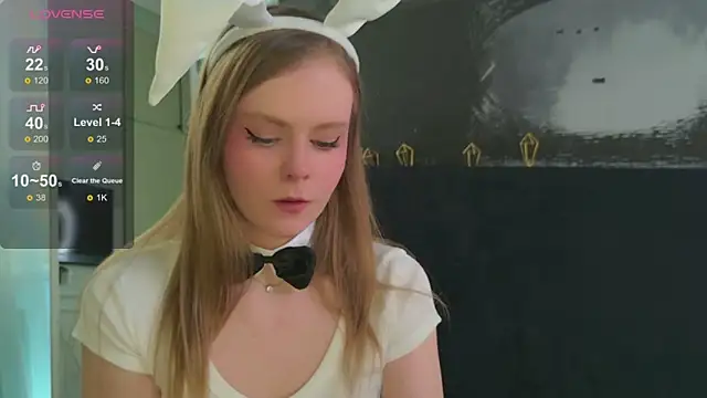 Sophie Peach  online show from 10, 4, 2026